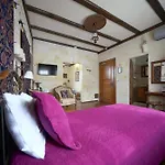 Vista Cave Hotel 2*