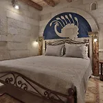 Vista Cave Hotel 2*