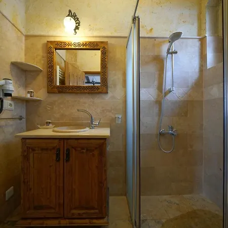 Vista Cave Hotel 2*