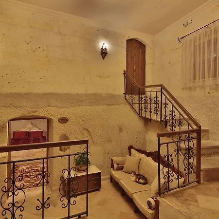 Vista Cave Hotel 2*